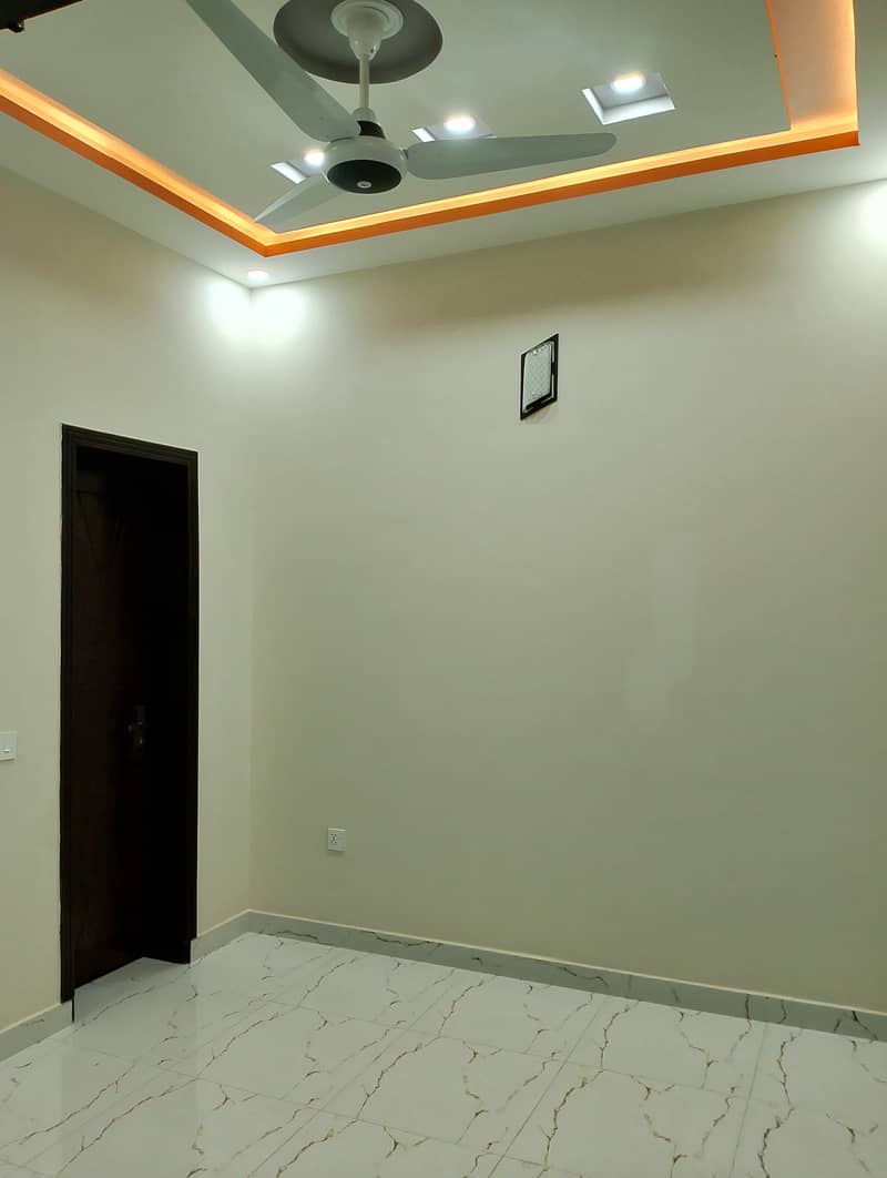 Upper Portion Available For Rent. 4