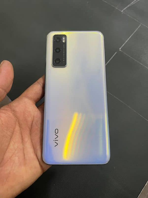 vivo v20se 8/128gb with box charger 1