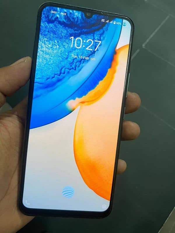 vivo v20se 8/128gb with box charger 7