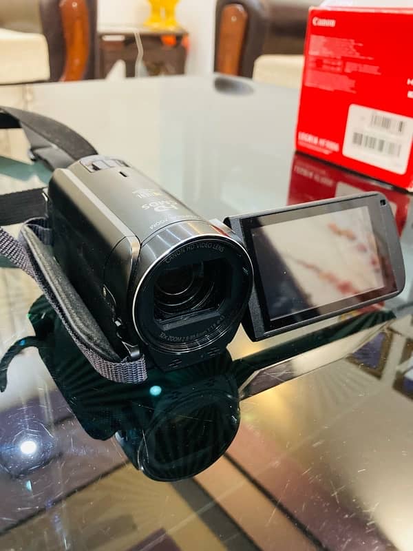 Canon handycam hfr806 touch 1