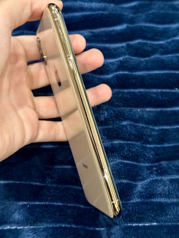 iPhone Xs Max 256gb Non-PTA 9/10 Gold 3