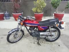 I'm selling my bike Honda 125 totally genuine condition