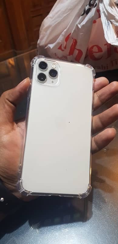 iPhone 11 pro max (LLA model) 2