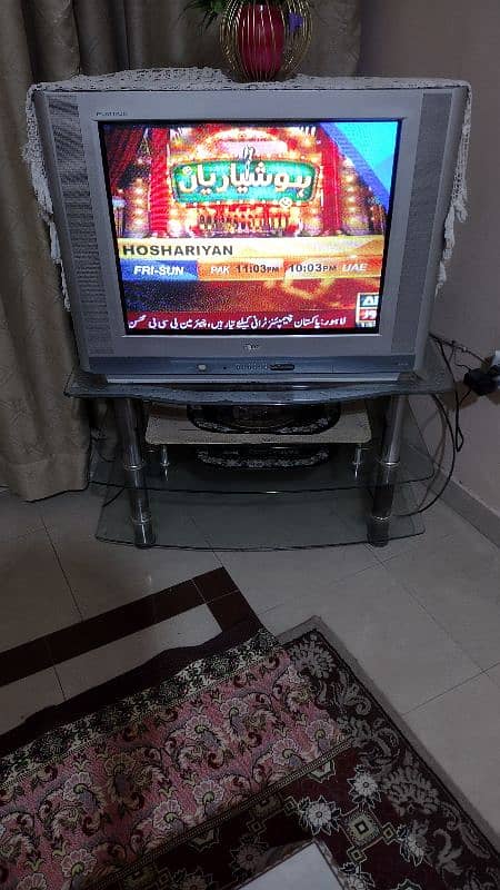 LG TV with trolley in very good condition 1