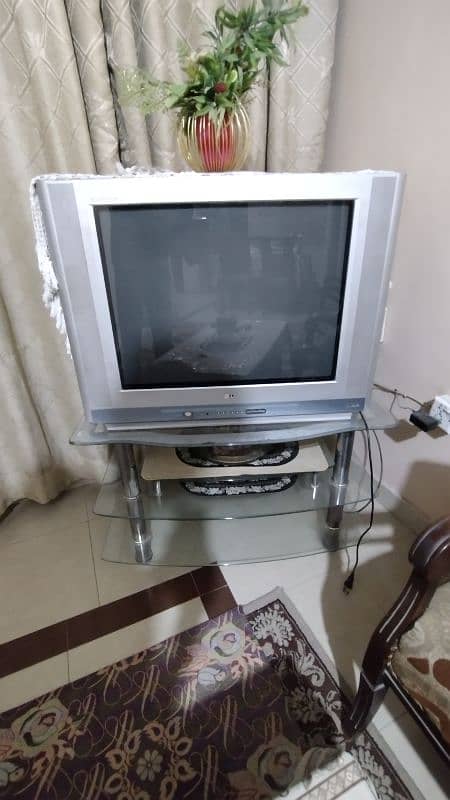 LG TV with trolley in very good condition 5