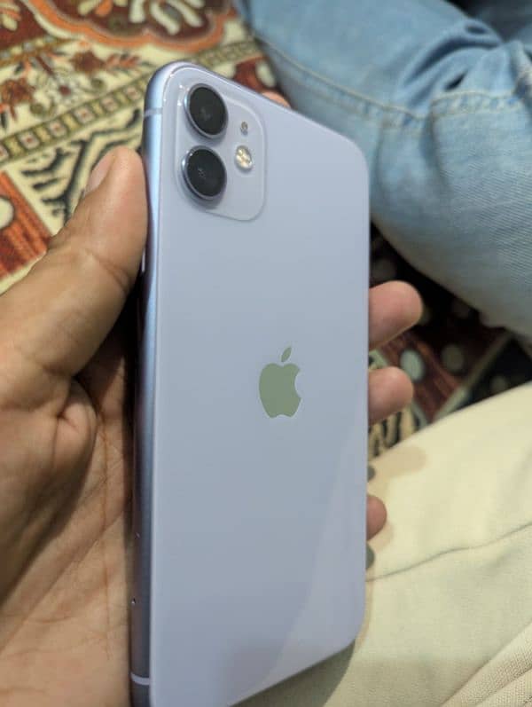 iPhone 11 JV 64GB 10/10 4