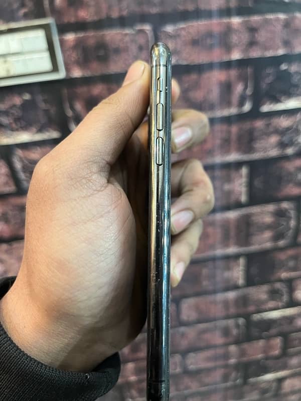 iPhone xs 64 GB 3