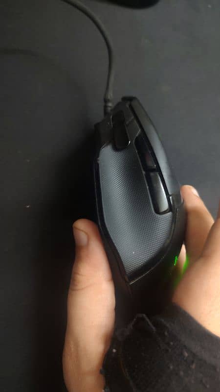 Razer Basilisk V2 (Wired) 1