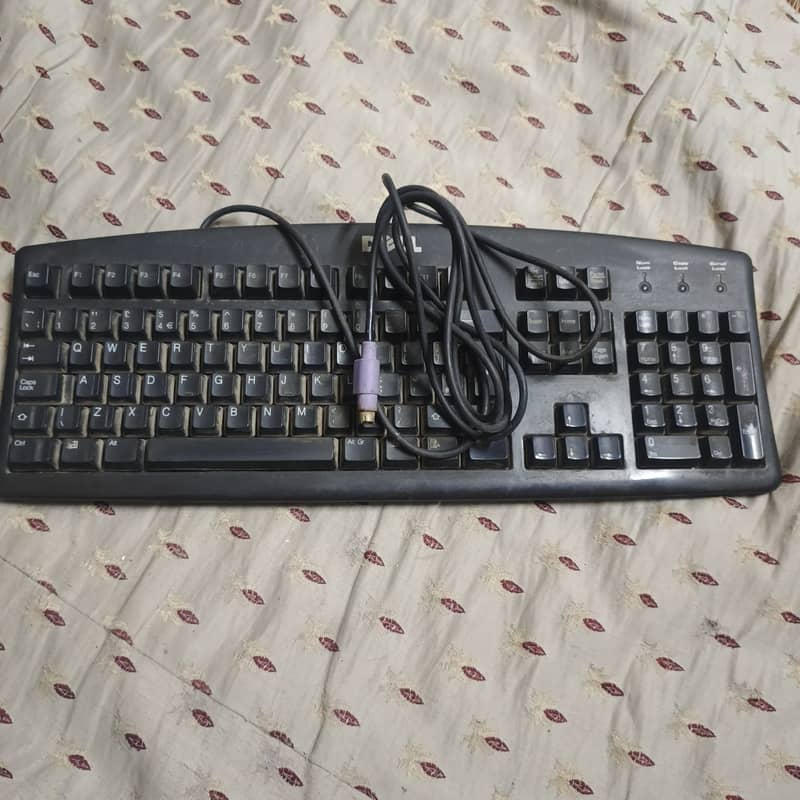 Dell Keyboard + USB to PS/2 Converter – 2 Le Lo, FREE Converter Pao! 1