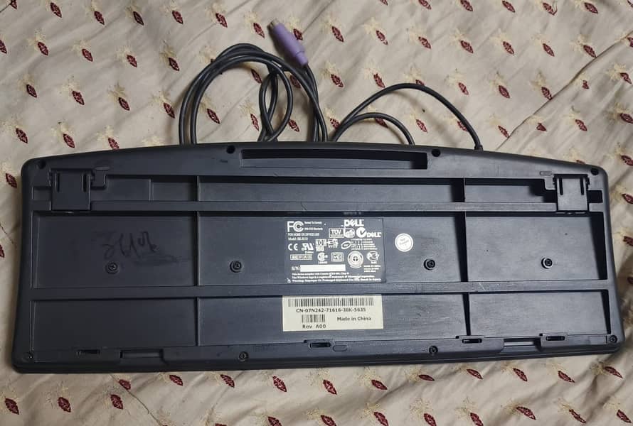 Dell Keyboard + USB to PS/2 Converter – 2 Le Lo, FREE Converter Pao! 5