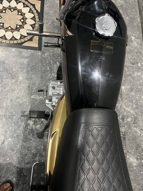 Honda 125 Gold edition Self start just like new for sale 2