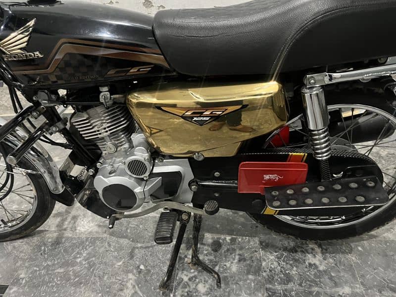 Honda 125 Gold edition Self start just like new for sale 3