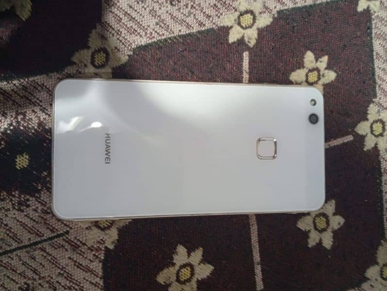 HUAWEI P10 lite 1