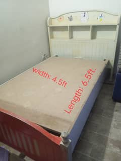 Medium Size Single Bed Size: (W-4.5ft, L-6.5ft), 8/10 condition