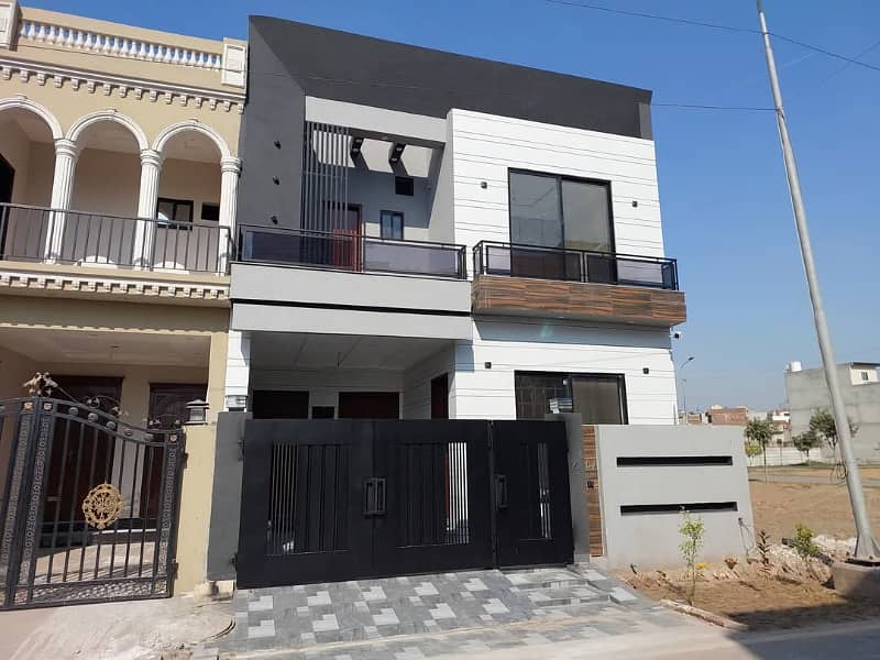 Brand New 5 Marla Luxury Home 4 Beds, Park View, Fully Loaded 0