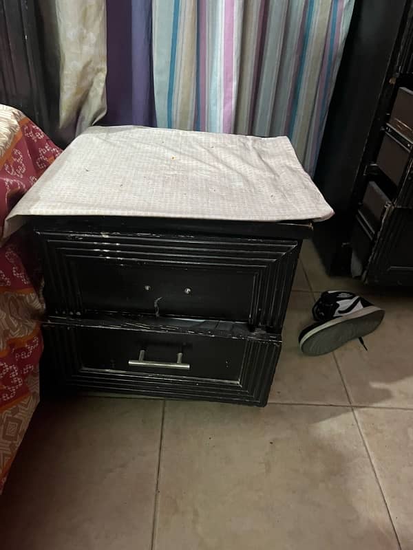 Queen size bed with mattress side table and dressing table 1