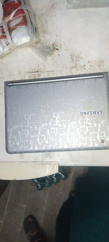 I am sell laptop Samsung Chromebook 03112904710 3