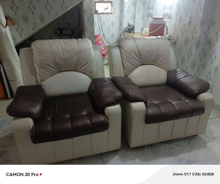 Sofa set for sell. 3