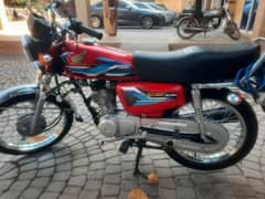 Honda 125CG like new . .