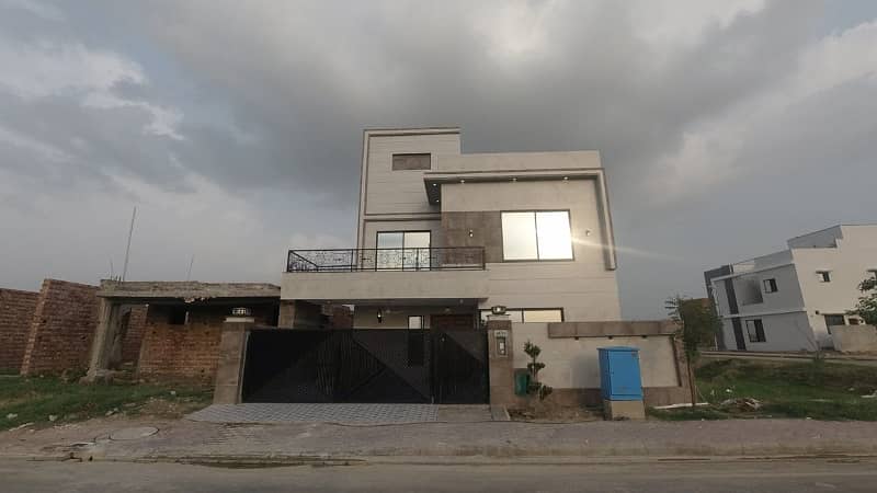 Ten Marla Brand New House First Entry For Rent in Bahria Town Lahore 9