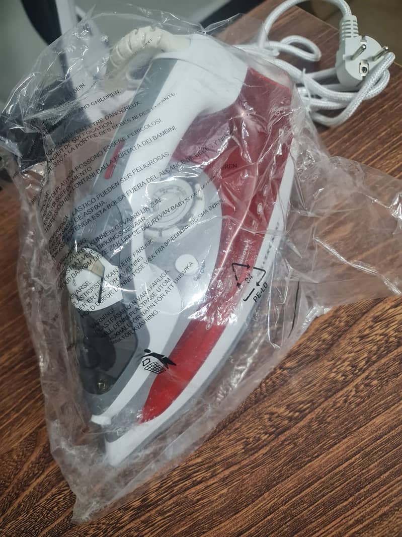 Silver crest steam iron 1