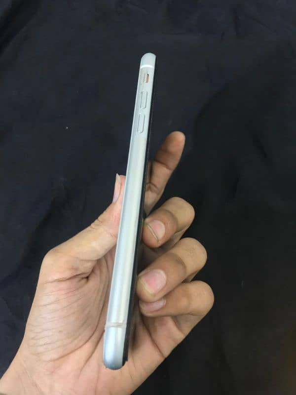 IPHONE XR 256GB 4