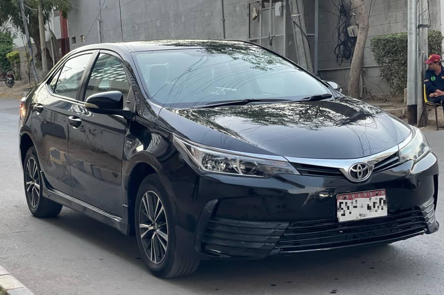 Toyota Corolla Altis 2017 4