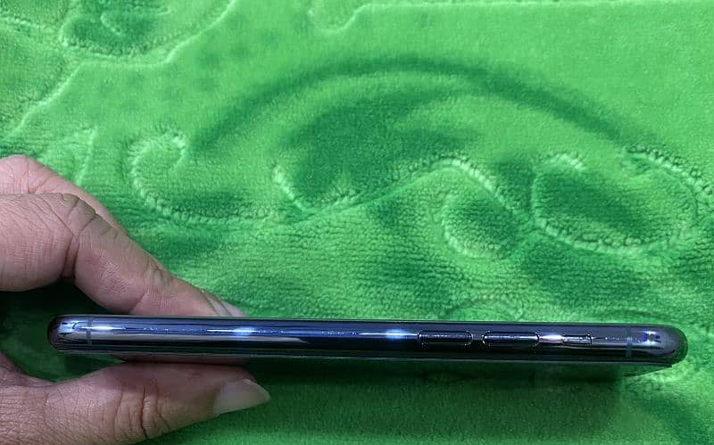 iphone 11 pro Factory unlocked 3