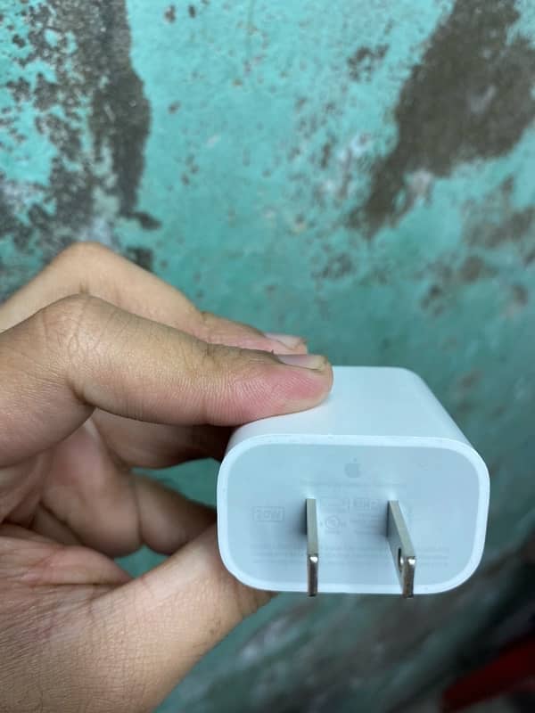 Apple 20W USB-C Original Charger (2-Pin) – Genuine & Perfect Condition 2