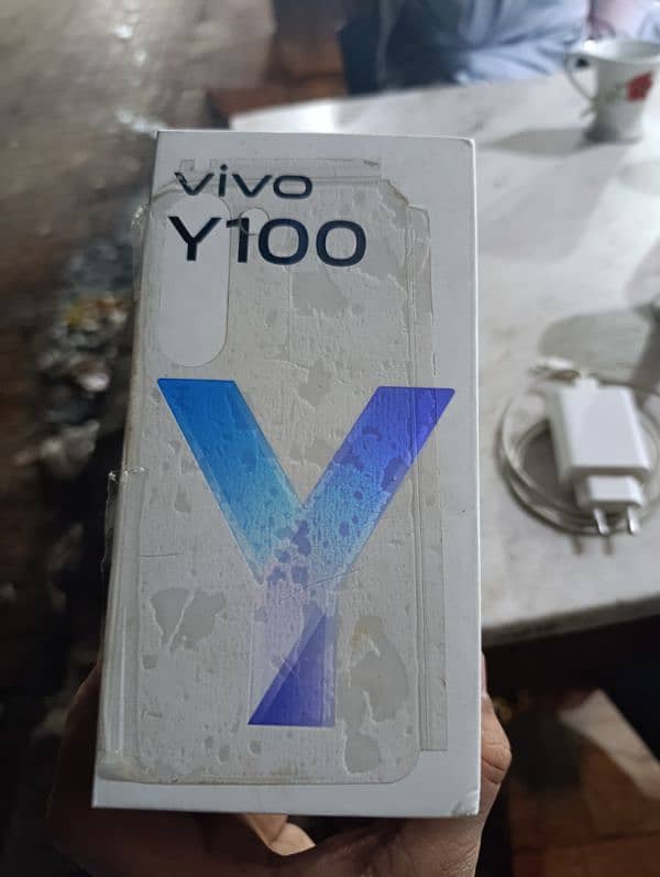 Vivo Y100 8 256 Dabba Chagar ke saat 6