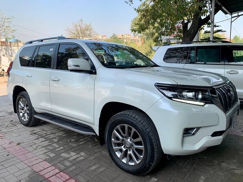 Toyota Land Cruiser Prado VX. L 2019 1