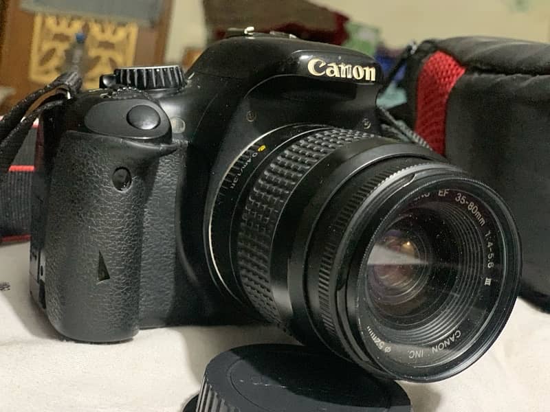 Canon EOS 550D with 35-80 lense Auto focus 1