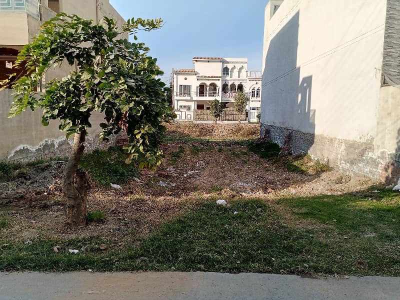 Residential Plot 5 Marla For sale In Eden Boulevard Housing Scheme 0