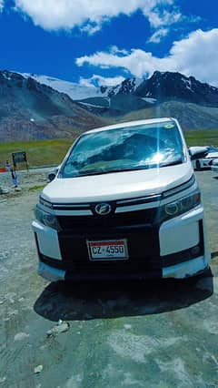 Toyota Voxy 2015