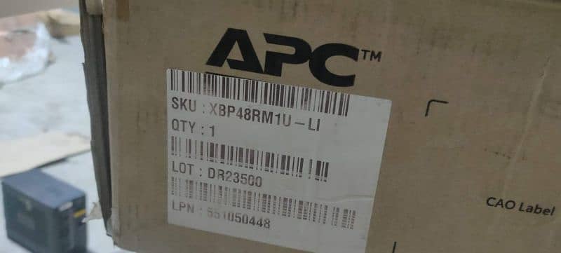 APC ONLINE SRT 1KVA BRAND NEW WITH LITHIUM BATTERY 5