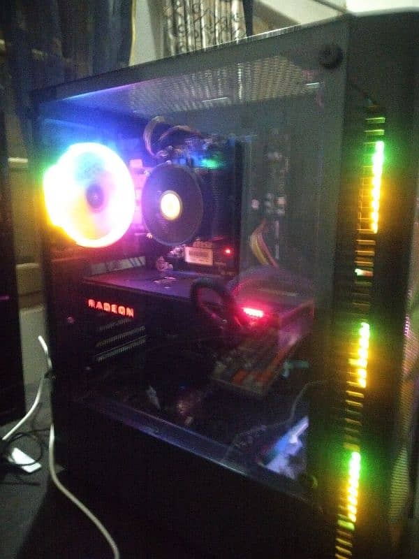 i7 4790k, RX Vega 64 8gb, 16gb Ram, 1Tb hdd, 512gb SSD 1