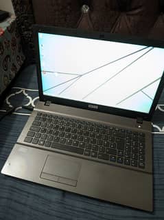 Slim and Smart laptop    (0332-0037723)