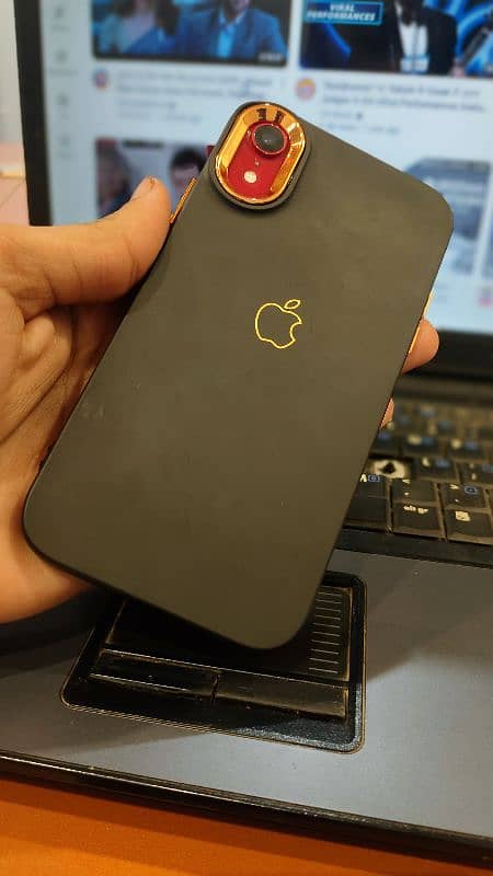 iphone XR 10 by 10 condition all ok 1