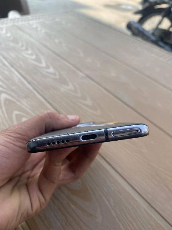 one plus 7t in use 4