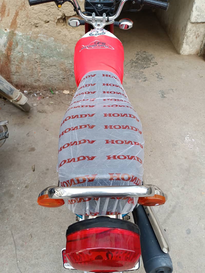 Only today offer 208000/- Honda CG 125 slightly used 1