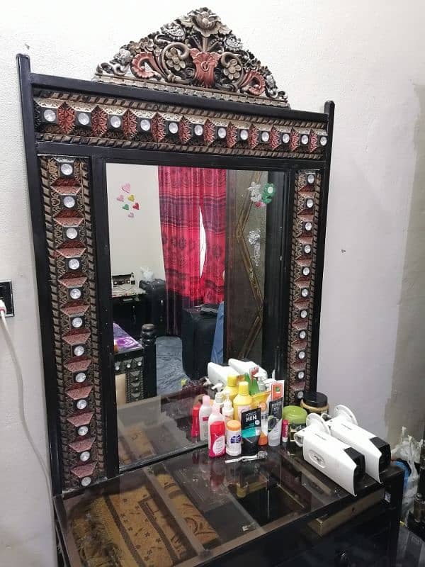 Bed, Mattress, Dressing & 1 Side table 6