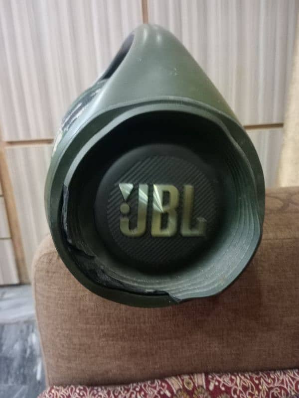 JBL BOOMBOX Only 2 months uesd see on pics 4