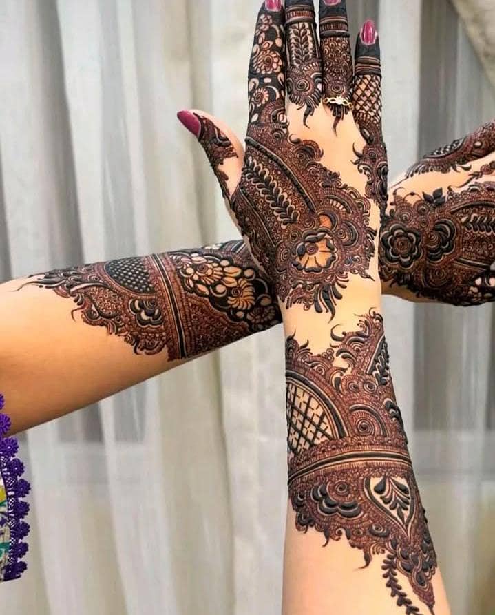 Professional mehndi artist. 2