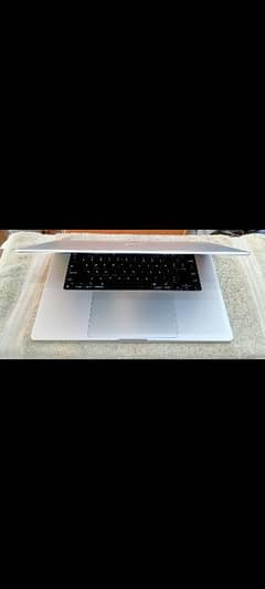 MacBook M1 Max 2021 32GB 1TB 16" Display Silver Color MK1H3LL/A