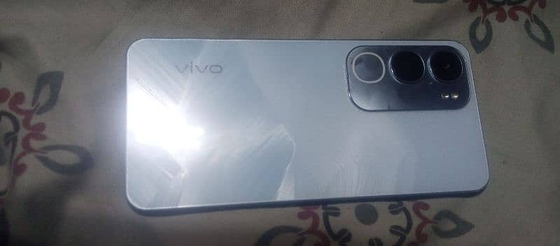 vivo y19 s  6+6 gb 128 gb  50mp camera 3