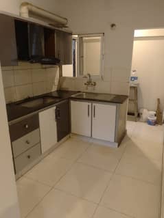 Kings Towers 3 Beds DD 1st Floor West Open Flat In VIP Block 15 Gulistan e Jauhar Rent Only 90 Thousand With Maintenance