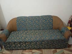 3 Seater sofa With 2 Cushions.