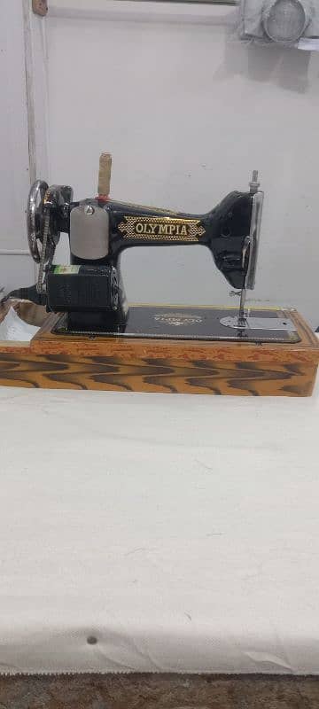 Olympia sewing machine 4