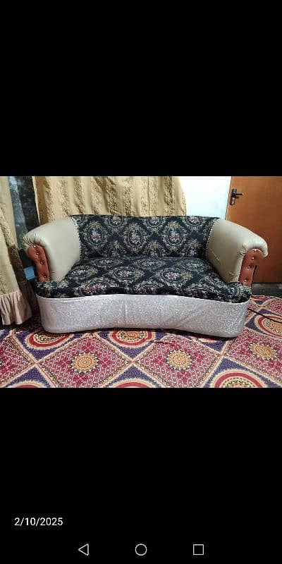 Sofa 2 seater and 3 seater good condition 3