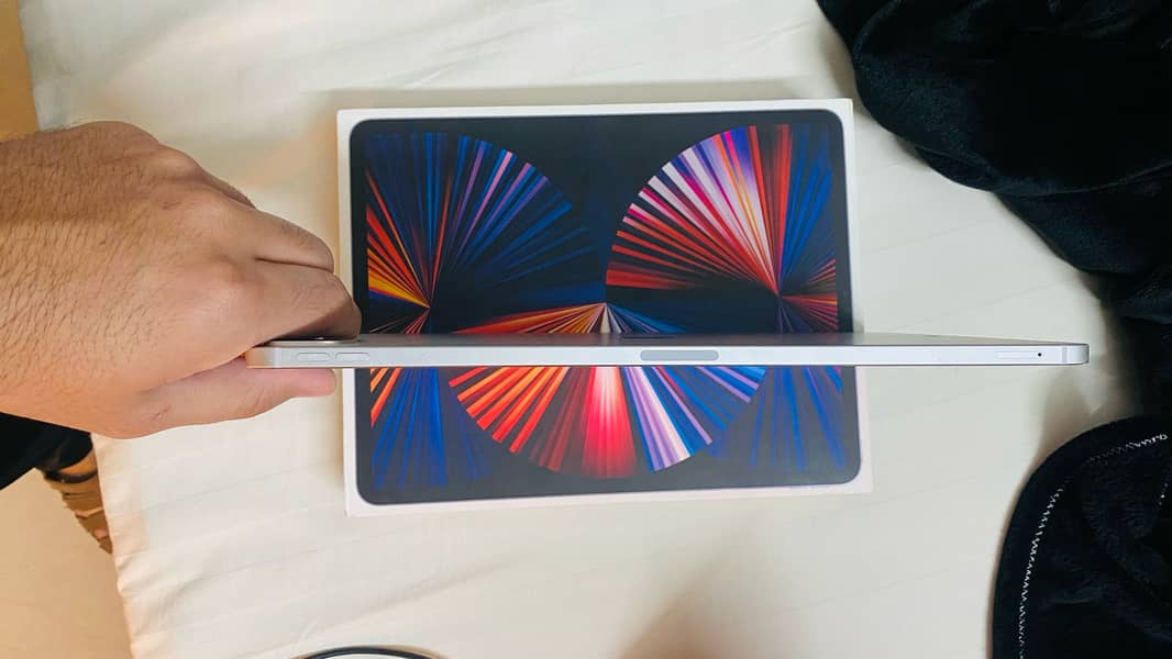 iPad Pro  12.9 inch 256 gb 2